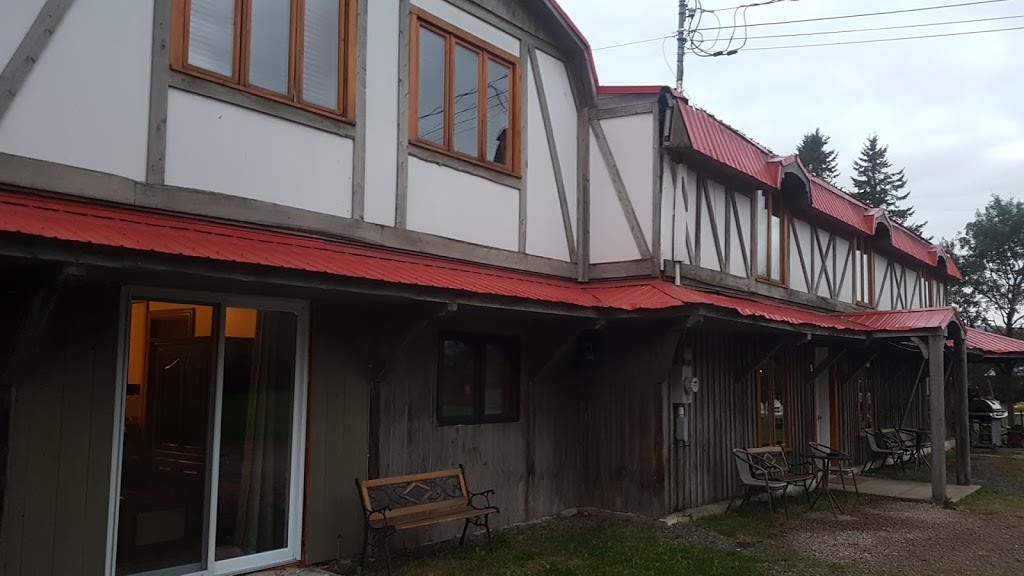 Auberge La Seigneurie | 53 5e Av, Saint-Gabriel-de-Valcartier, QC G0A 4S0, Canada | Phone: (418) 844-3166