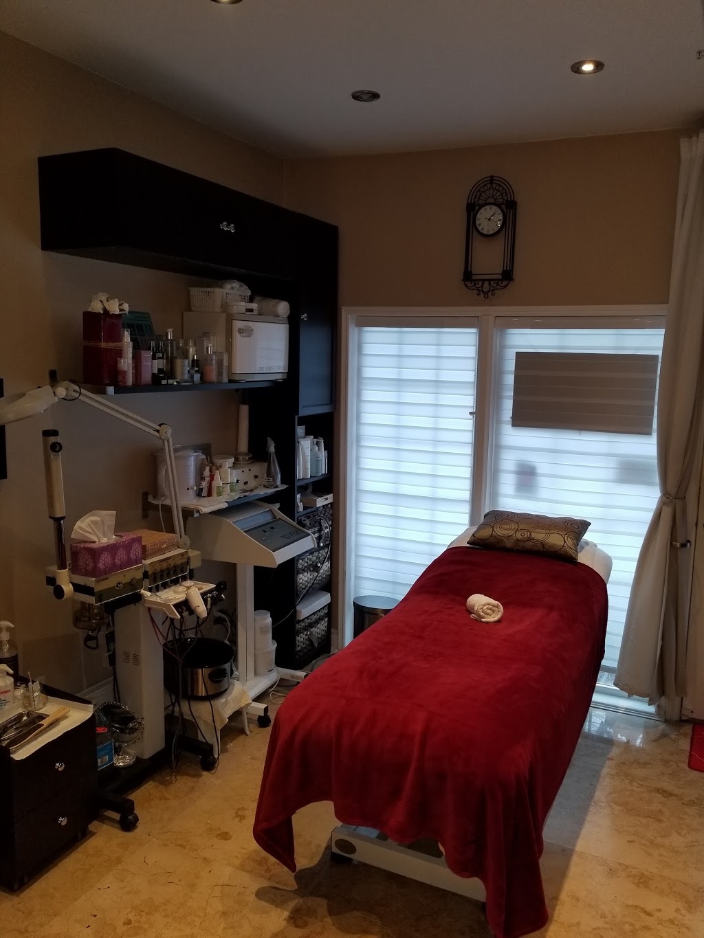 Viva La Diva Inc. | 565 Walkers Line, Burlington, ON L7N 2E4, Canada | Phone: (647) 405-7307