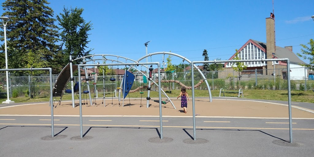 Voile Atlantis | 1P0, 3108 Rue de lÉglise, Sainte-Marthe-sur-le-Lac, QC J0N 1P0, Canada | Phone: (450) 598-2520