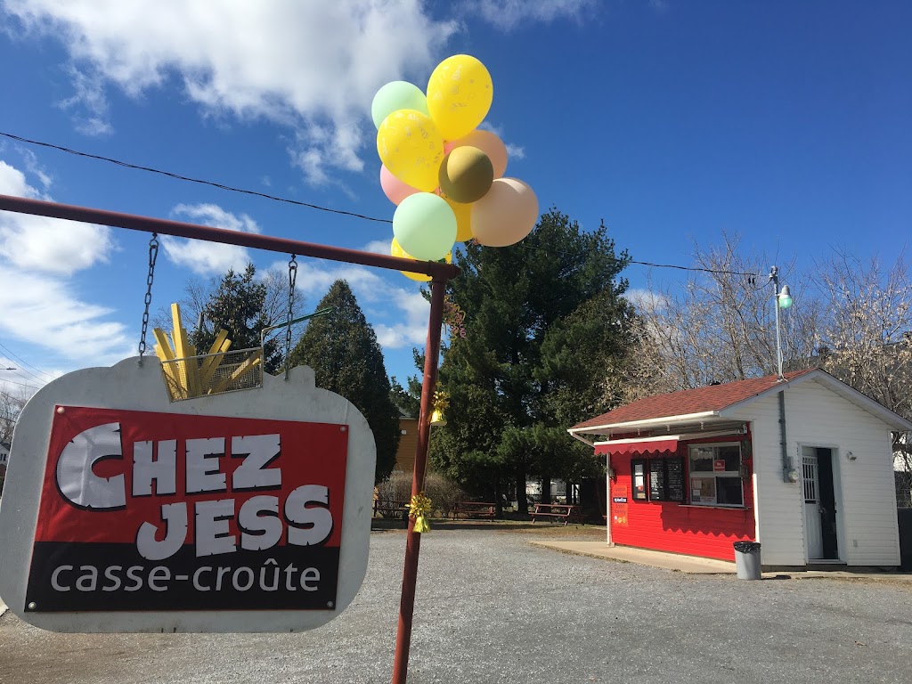 Casse Croute Chez Jess | 337 Rue Notre Dame, Lanoraie, QC J0K 1E0, Canada | Phone: (438) 728-2488