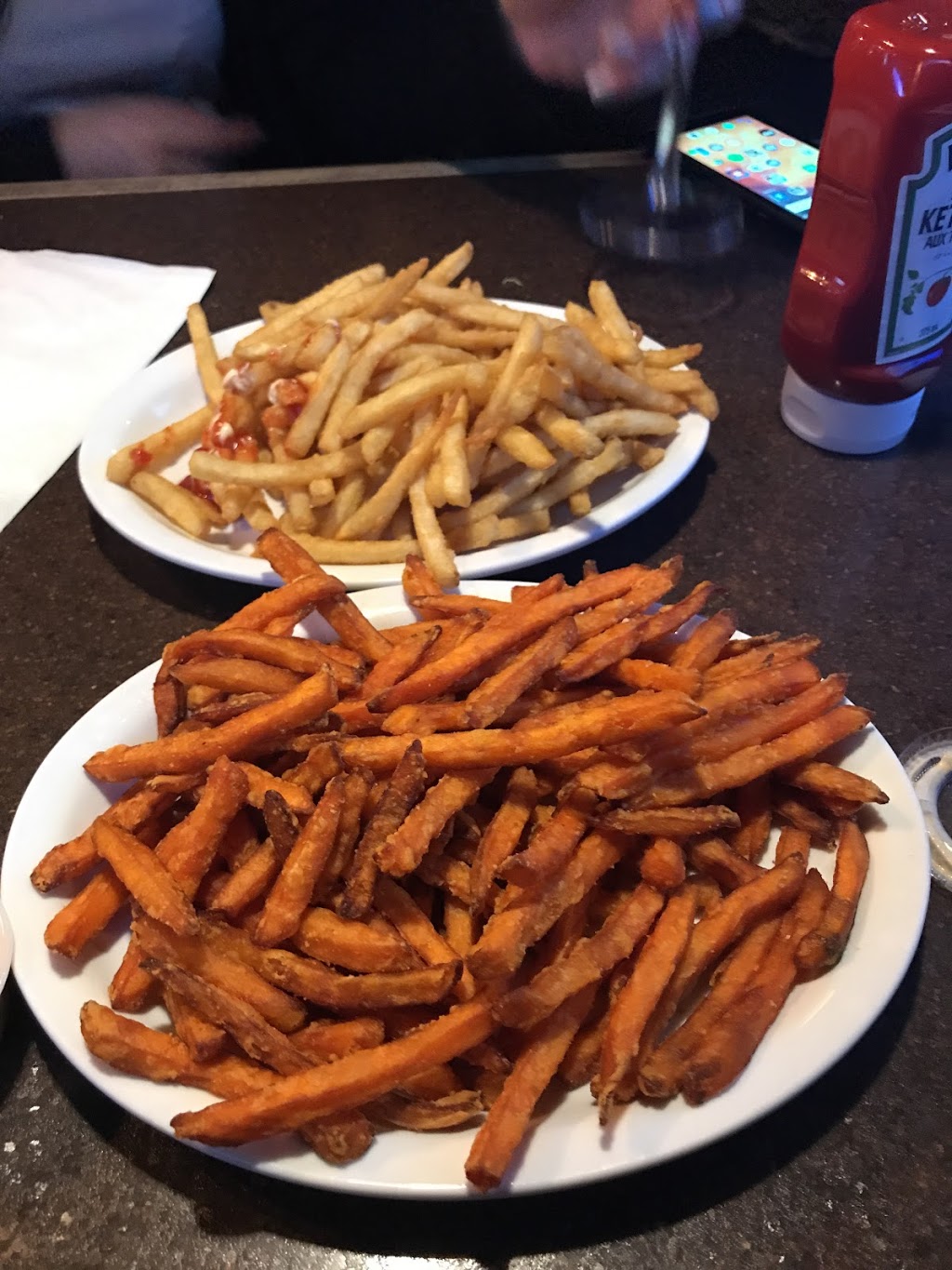Frosty Johns Pub and Restaurant | 100 Mearns Ave, Bowmanville, ON L1C 5M3, Canada | Phone: (905) 623-6700