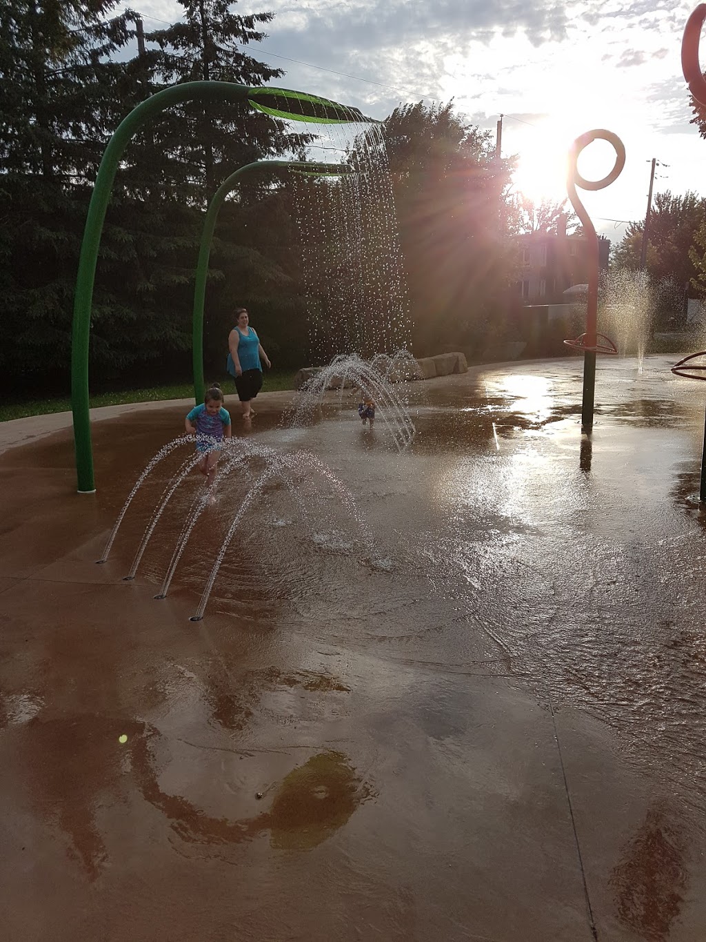 Parc de la 20e avenue ouest. | 1E1, 2-10 20 Avenue O, Blainville, QC J7C 2R6, Canada