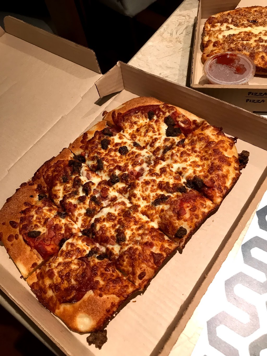 Pizza Hut | 2800 Rue Rachel E, Montréal, QC H2H 1S8, Canada | Phone: (514) 521-4551