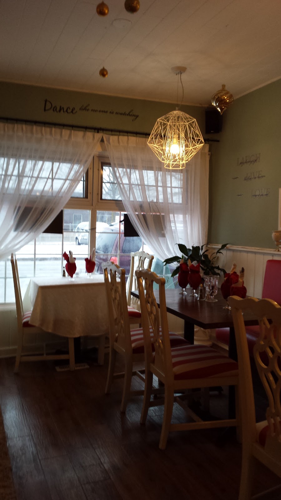 The Village Restaurant | 60 Queen St S, Tottenham, ON L0G 1W0, Canada | Phone: (905) 936-2100