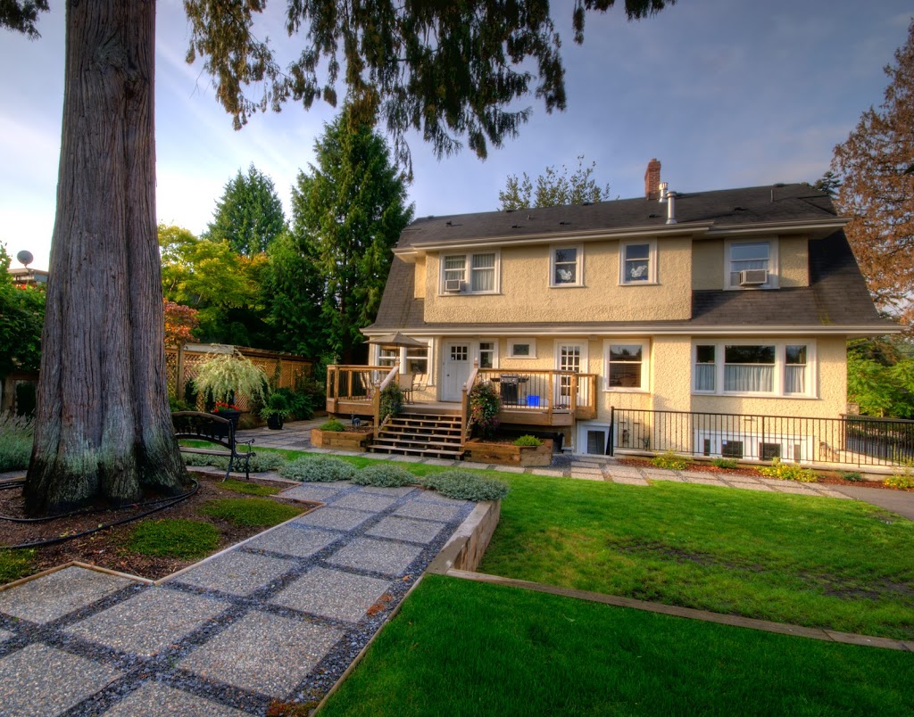 Haddon House Vacation Rental | 5558 Buckingham Ave, Burnaby, BC V5E 2A1, Canada | Phone: (604) 522-2363