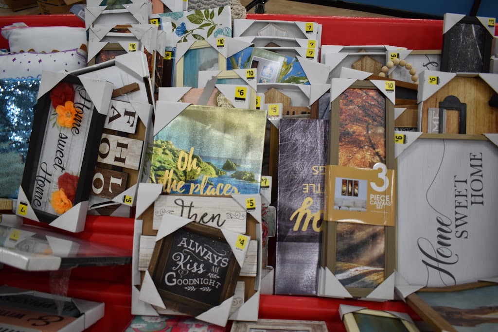 Binge Bins | 3198 Wonderland Rd S, London, ON N6L 1A1, Canada | Phone: (519) 642-7222