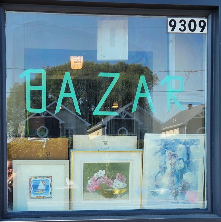 Bazar Chez Yvon | 9309 Bd Sainte-Anne, Sainte-Anne-de-Beaupré, QC G0A 3C0, Canada | Phone: (418) 823-0023