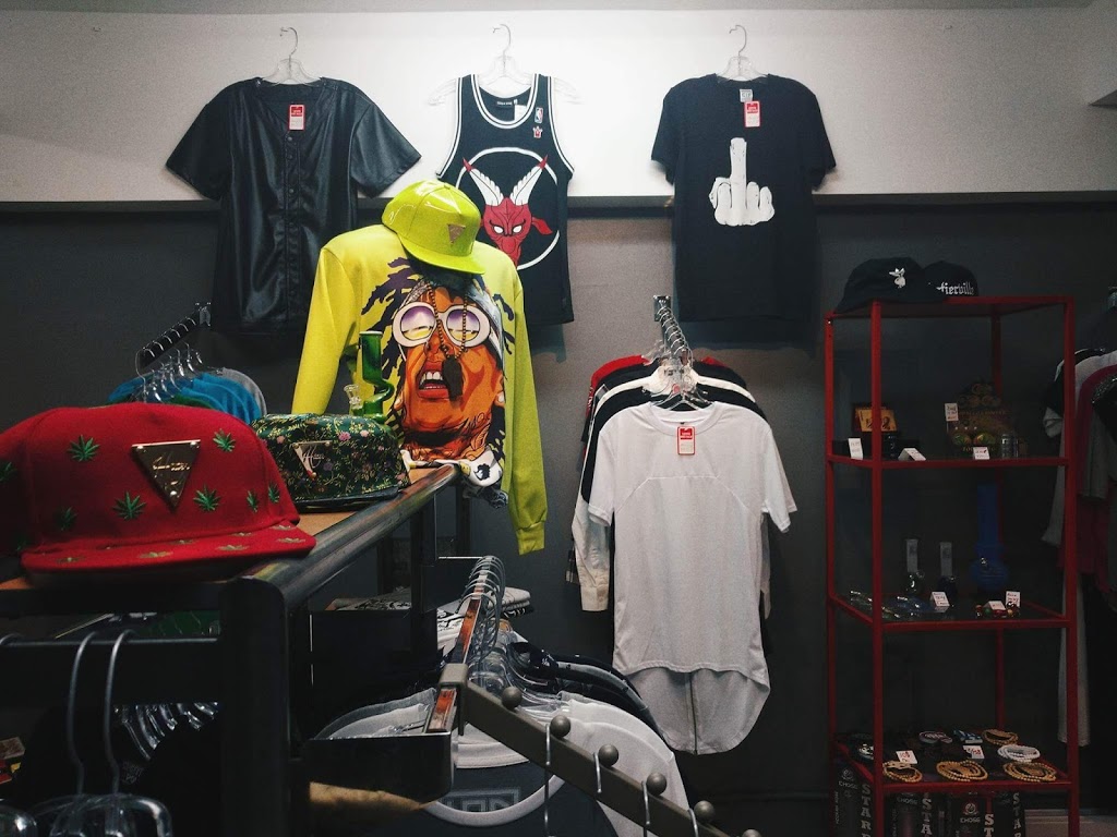 Boutique Urban Alley | 820 Boulevard Décarie, Saint-Laurent, QC H4L 3L9, Canada