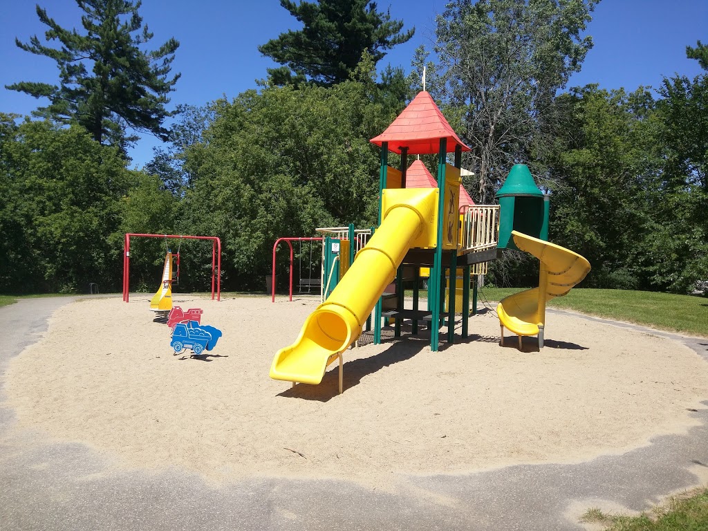 Parc Sainte-Thérèse | 113 Rue Sainte-Thérèse, Gatineau, QC J9A 2N5, Canada | Phone: (819) 503-8500