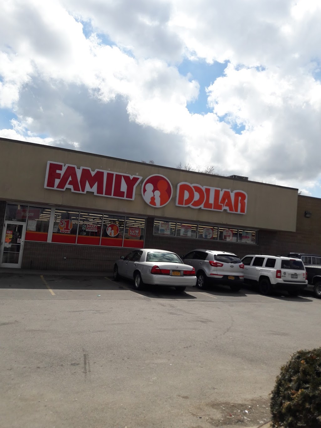 Family Dollar - 2112 Hyde Park Blvd, Niagara Falls, NY 14305, USA