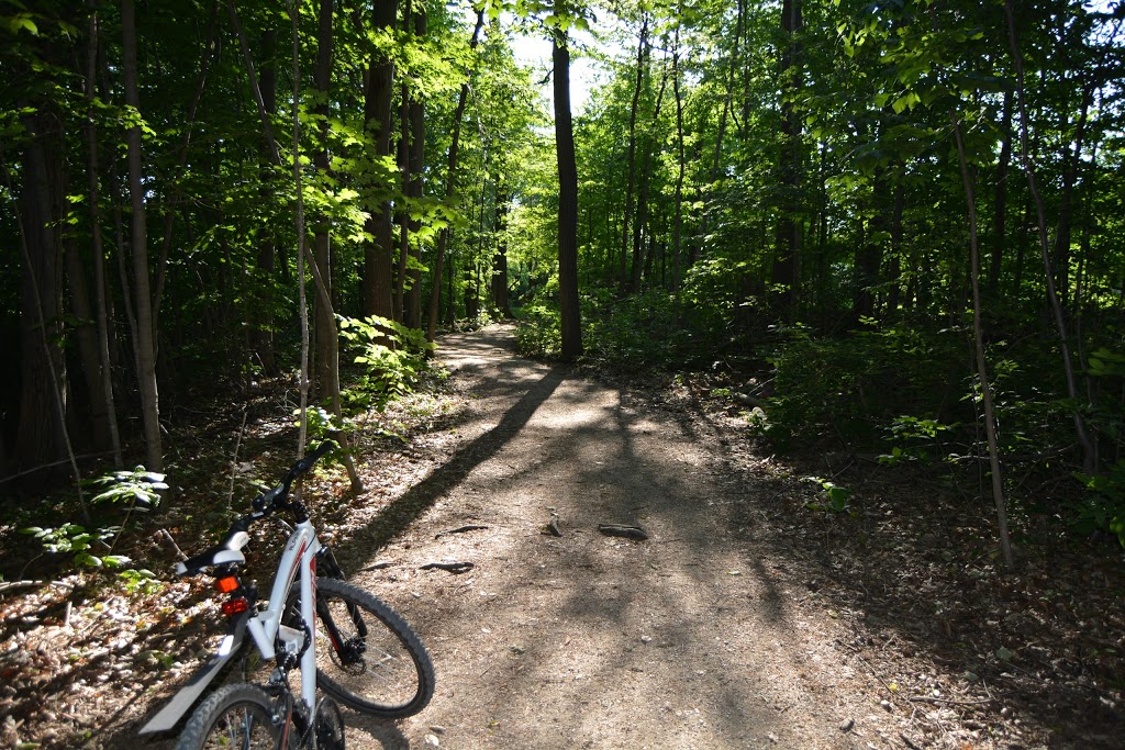Monarch Woods Park | Highland West, Kitchener, ON N2N, Canada