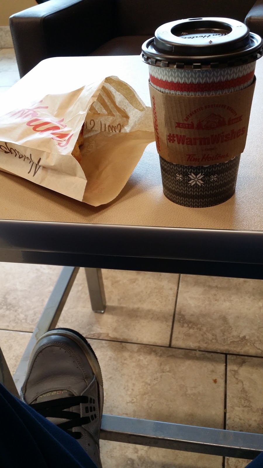 Tim Hortons | 350 Cresthaven Dr, Nepean, ON K2G 4S4, Canada | Phone: (613) 825-0125