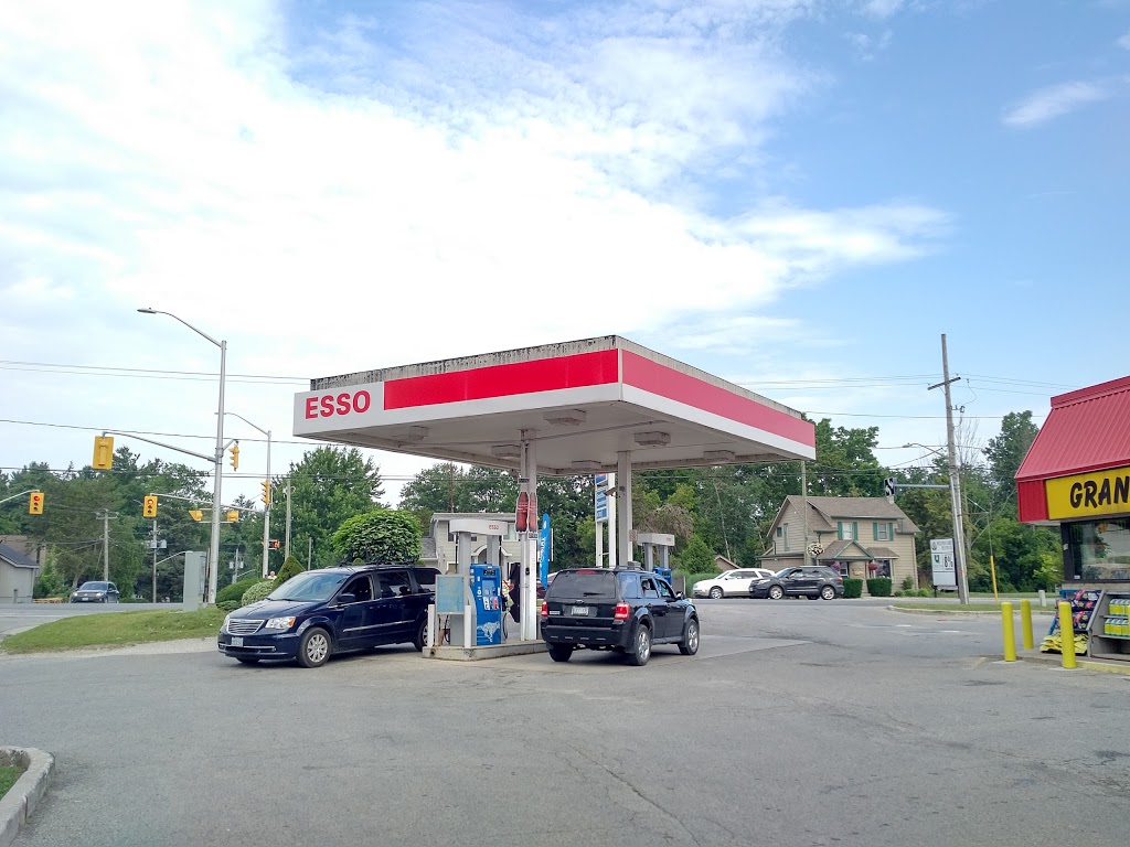 Esso | 78 Green Acres Crescent, Grand Bend, ON N0M 1T0, Canada | Phone: (519) 238-5706
