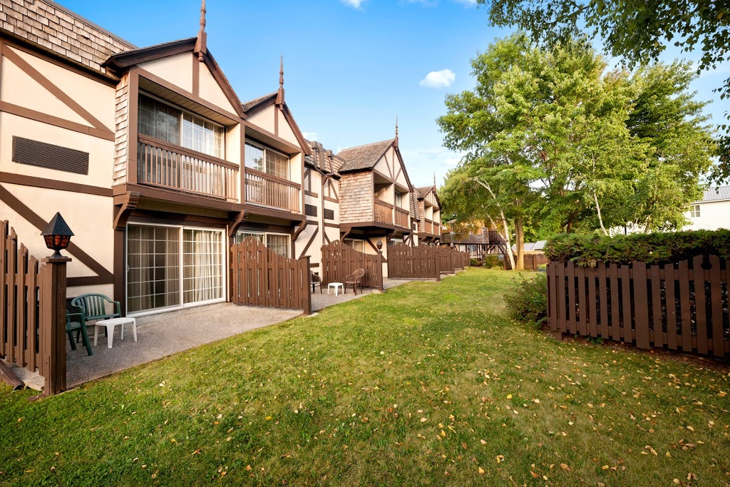 Lagoon Harbour Resort & Hotel | 1 Poplar Crescent, Brechin, ON L0K 1B0, Canada | Phone: (705) 505-5366