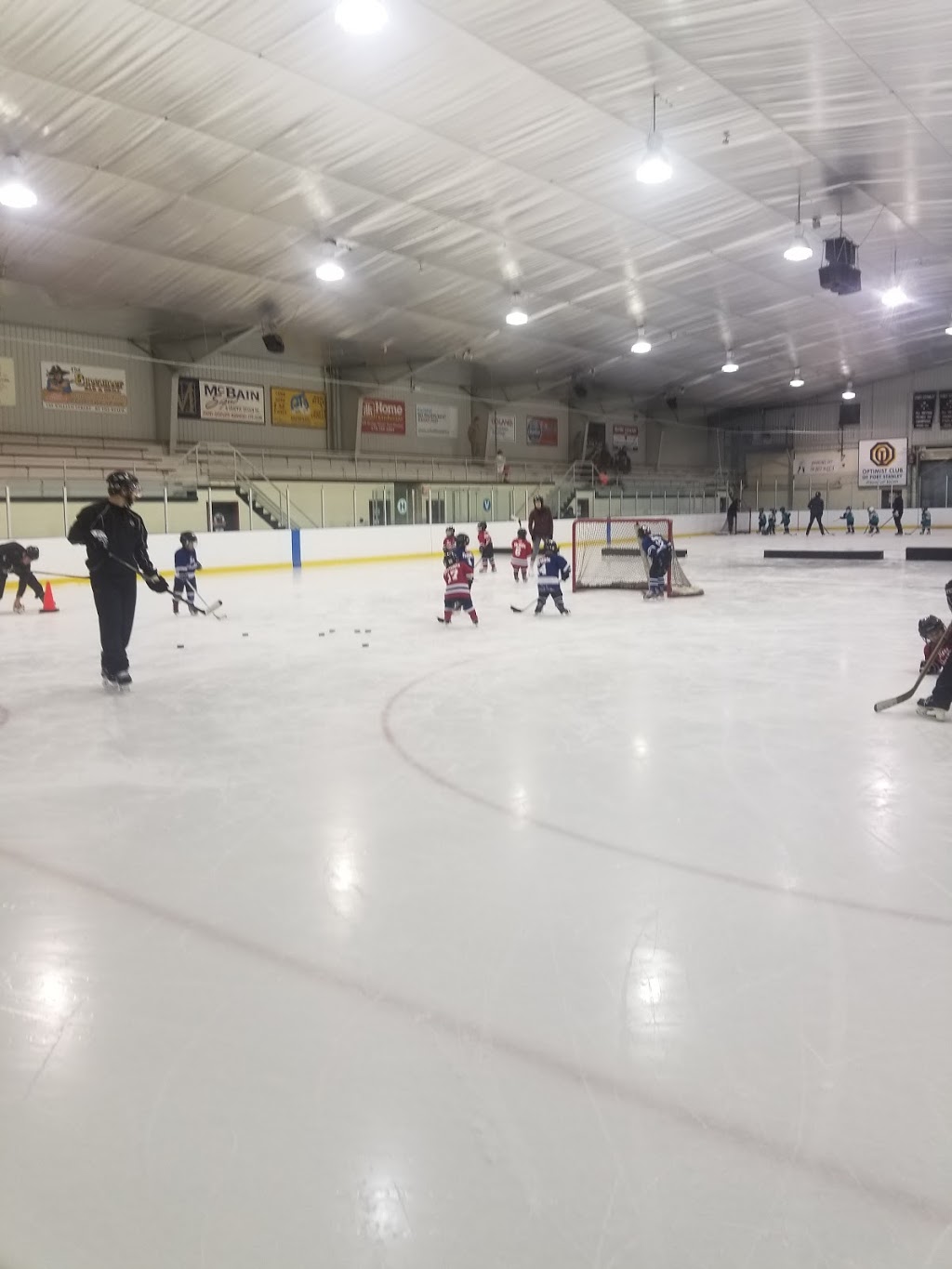 Port Stanley Arena & Community Centre | 332 Carlow Rd, Port Stanley, ON N5L 1B6, Canada | Phone: (519) 782-3072
