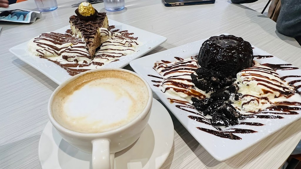 D Spot Dessert Cafe Mississauga Dixie | 5165 Dixie Rd Unit 7, Mississauga, ON L4W 4G1, Canada | Phone: (905) 212-1288