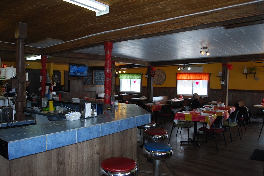 Restaurant Au Gourmet | 1092 QC-132, Odanak, QC J0G 1H0, Canada | Phone: (450) 568-3000
