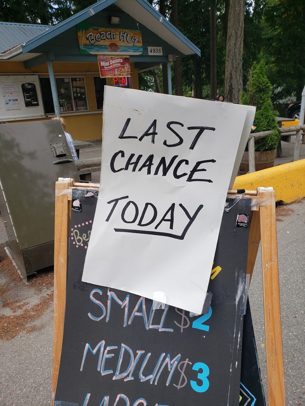 The Beach Hut | 4835 Marine Ave, Powell River, BC V8A 5T3, Canada | Phone: (604) 489-0241