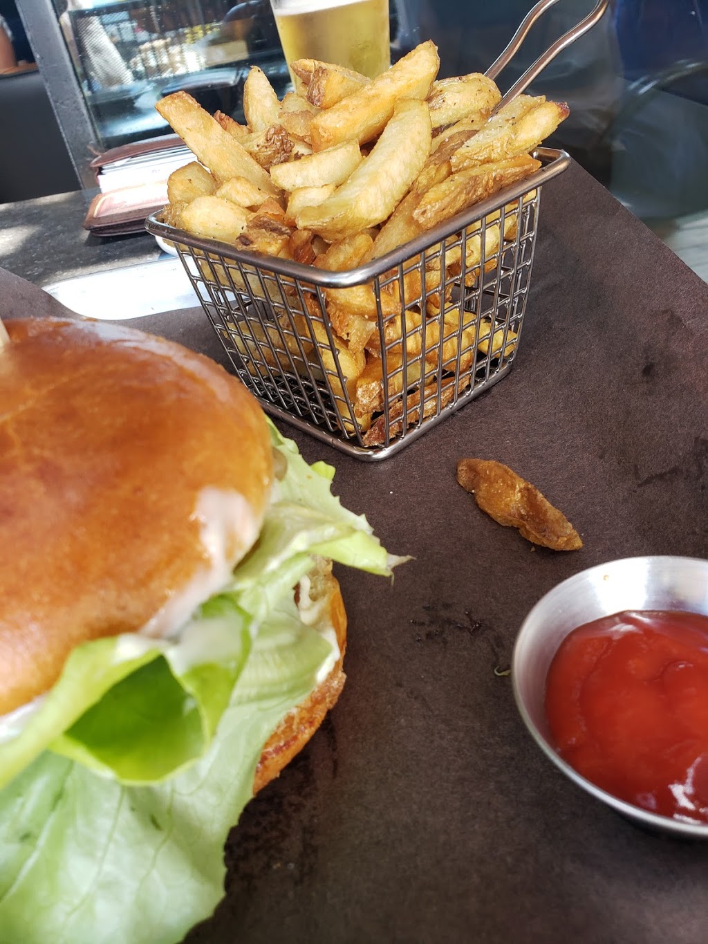 The Ocean Beach Crafts, Drafts & Eats | 14995 Marine Dr, White Rock, BC V4B 1C3, Canada | Phone: (604) 385-9977
