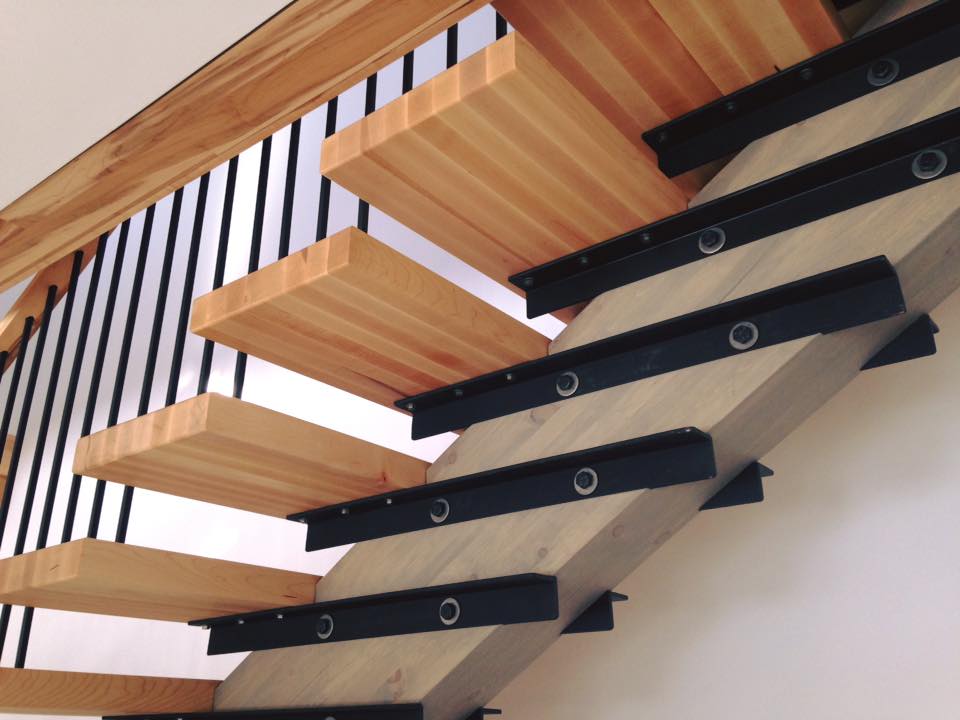Côté Chanvillard Armoires, Construction, Escalier, | 1836 Rue Roussel, Chicoutimi, QC G7G 1V1, Canada | Phone: (418) 545-6159