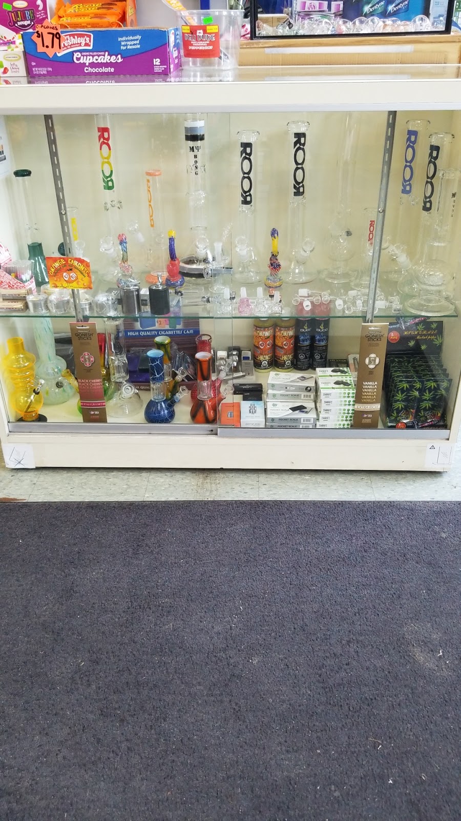 Runys Variety | 1050 Lesperance Rd, Windsor, ON N8N 1W8, Canada | Phone: (519) 739-2850