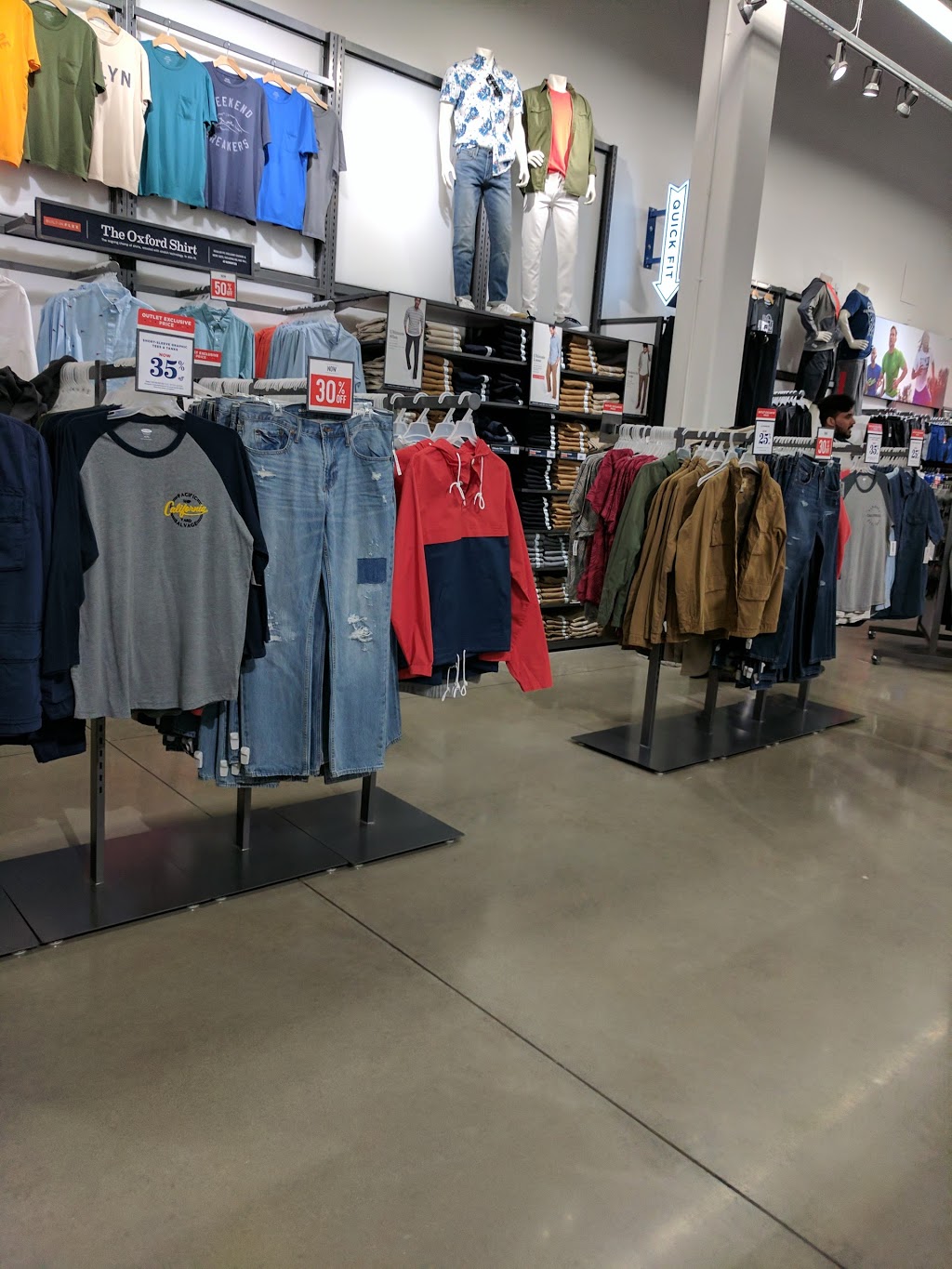 Old Navy Outlet | ANCHOR K, 5000 Canoe Pass Way, Tsawwassen, BC V4M 0B3, Canada | Phone: (604) 948-0413