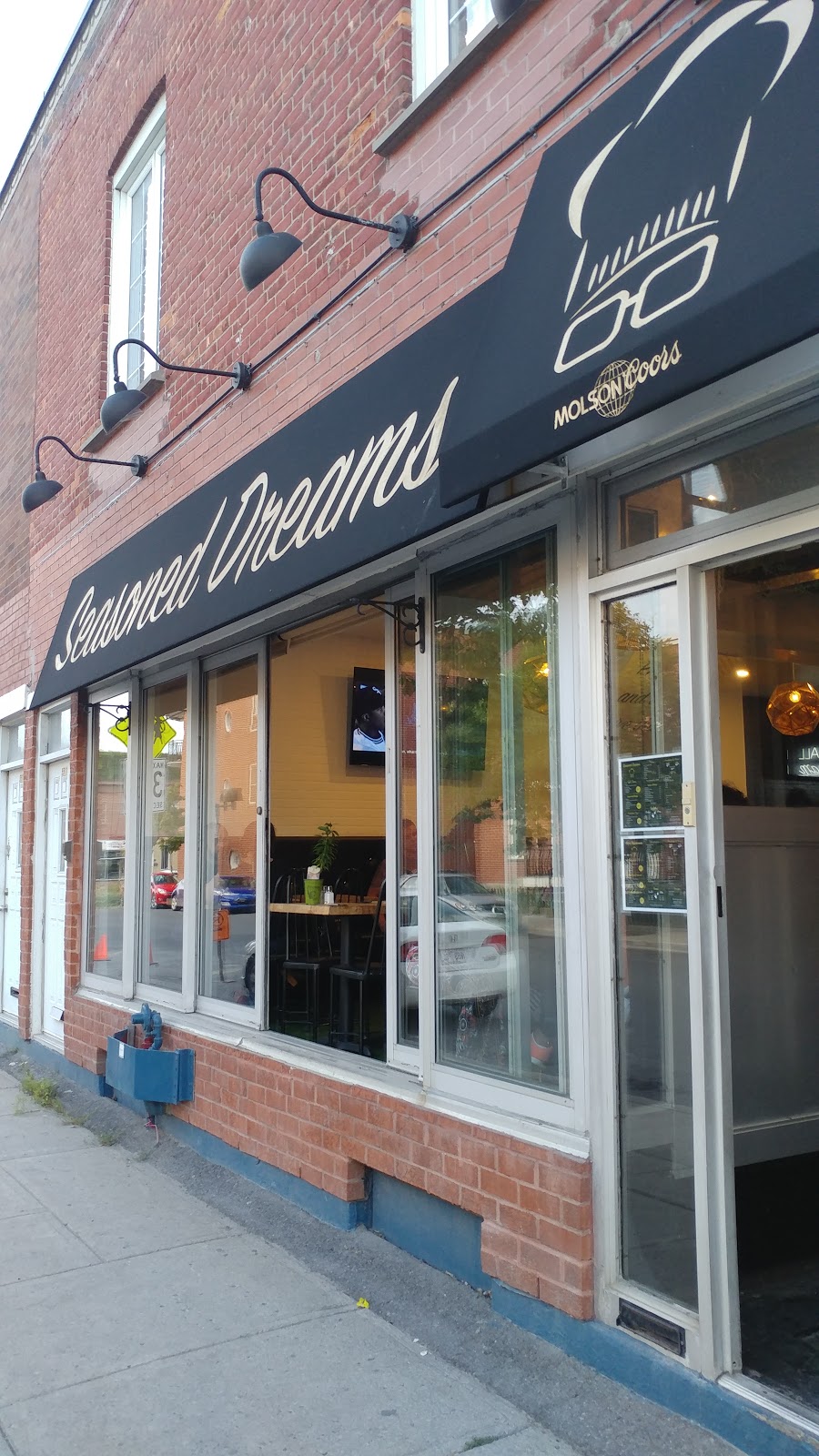 Seasoned Dreams | 5509 Rue Laurendeau, Montréal, QC H4E 3V9, Canada | Phone: (514) 769-2222
