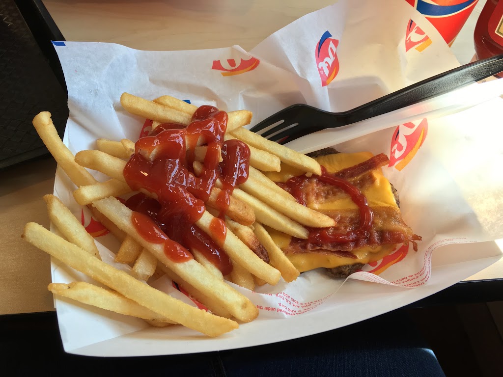 Dairy Queen | 749 Woolwich St, Guelph, ON N1H 3Z2, Canada | Phone: (519) 822-0422