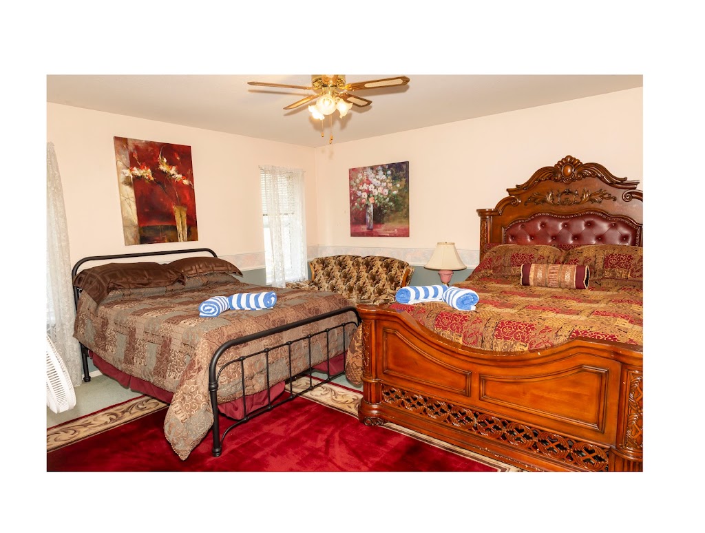 Anitas B&B In Sidoni Home - Room Rent In Abbotsford BC | 2959 Sidoni Pl, Abbotsford, BC V2T 5K1, Canada | Phone: (604) 700-8982