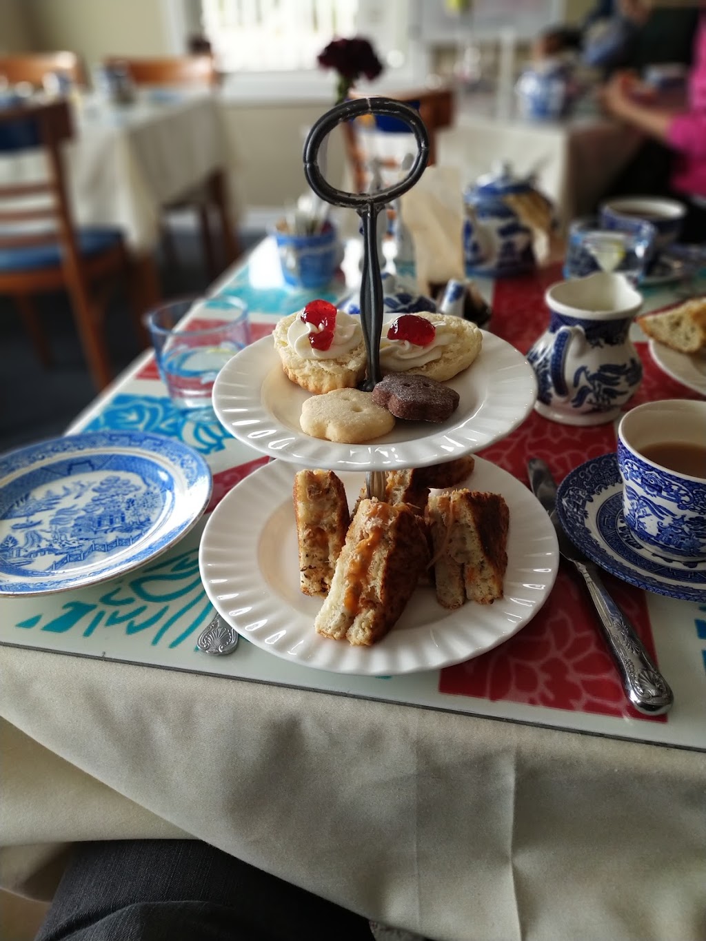Blue Willow Tea Shop | 900 Bay St, Gravenhurst, ON P1P 1Z9, Canada | Phone: (705) 687-2597