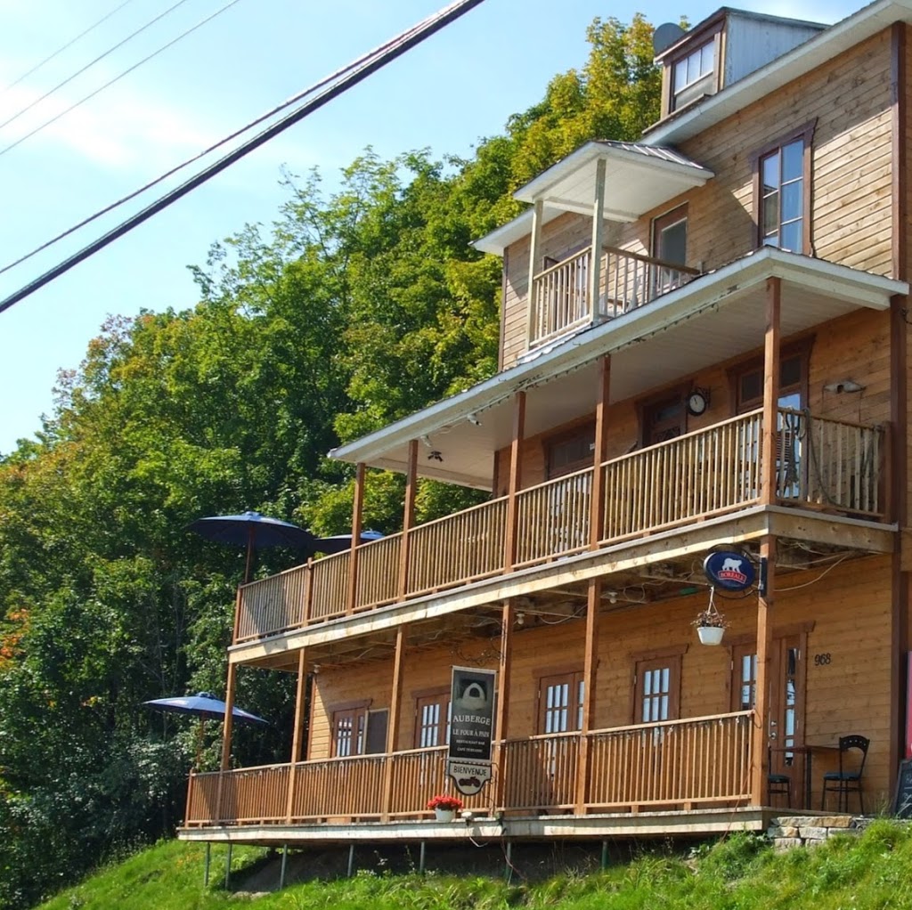 AUBERGE LE FOUR À PAIN | 968 Rue Principale, Petite-Rivière-Saint-François, QC G0A 2L0, Canada | Phone: (418) 632-5550