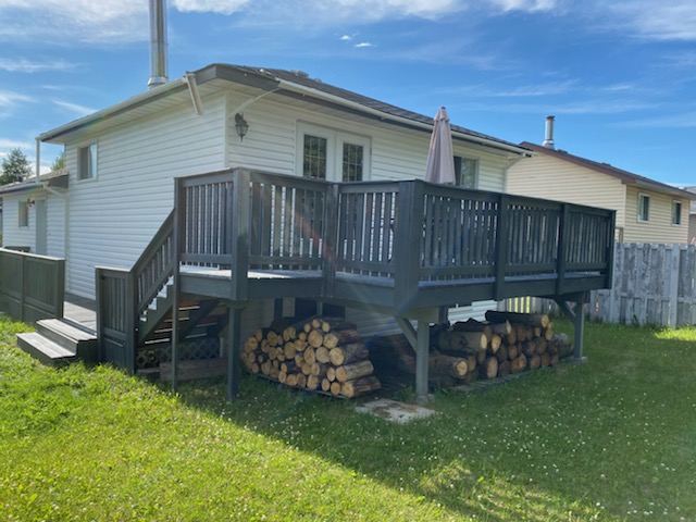 Surrey Deck and Fence | 13799 101 Ave #507, Surrey, BC V3T 0N9, Canada | Phone: (604) 848-7204