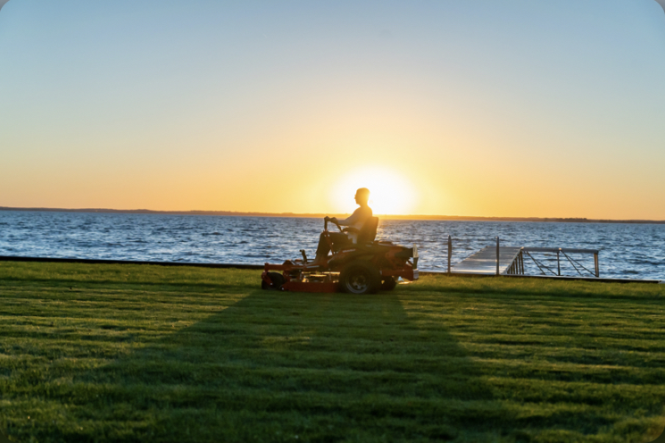 Lake Side Lawn Care & Handyman Services | 5601 Centennial Lake Rd, Griffith, ON K0J 2R0, Canada | Phone: (613) 355-6704