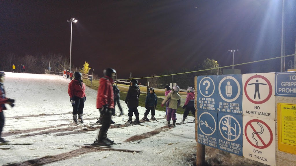 Earl Bales Ski & Snowboard Centre | 4169 Bathurst St, North York, ON M3H 3P8, Canada | Phone: (416) 395-7931