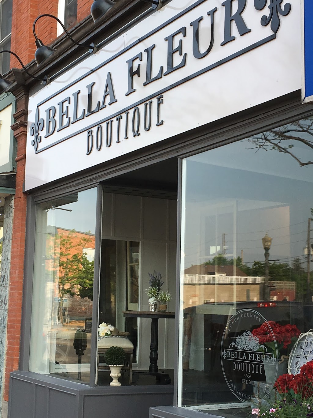 Bella Fleur Boutique | 5 King St E, Bowmanville, ON L1C 1N1, Canada | Phone: (905) 419-3777