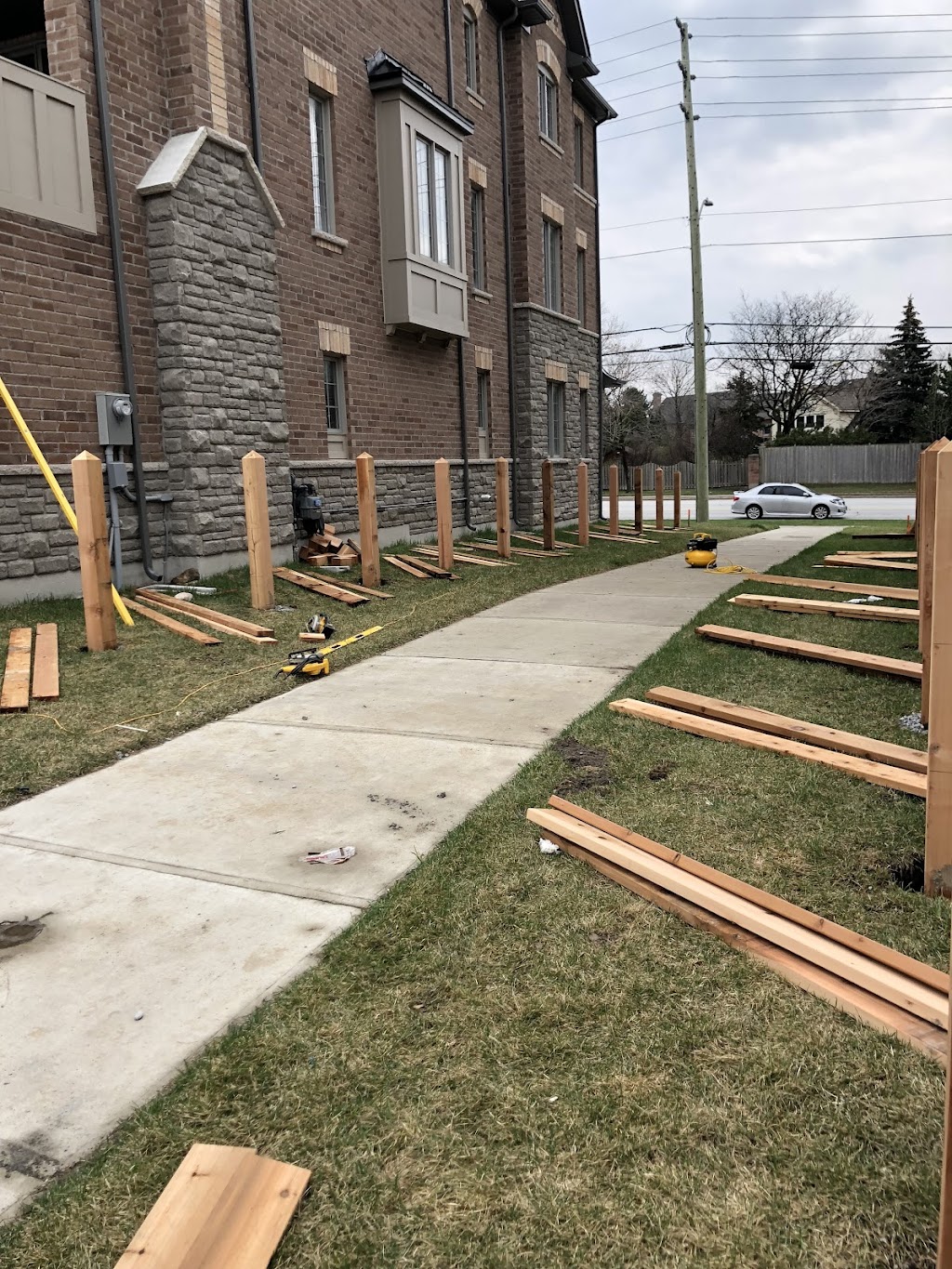 Doing It All Fence and Deck | 119 Rothwell St, Aurora, ON L4G 0V8, Canada | Phone: (416) 457-7521