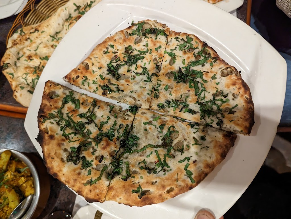 Shahi Palace Restaurant | 4773 Bd des Sources, Pierrefonds, QC H8Y 3C6, Canada | Phone: (514) 685-0000