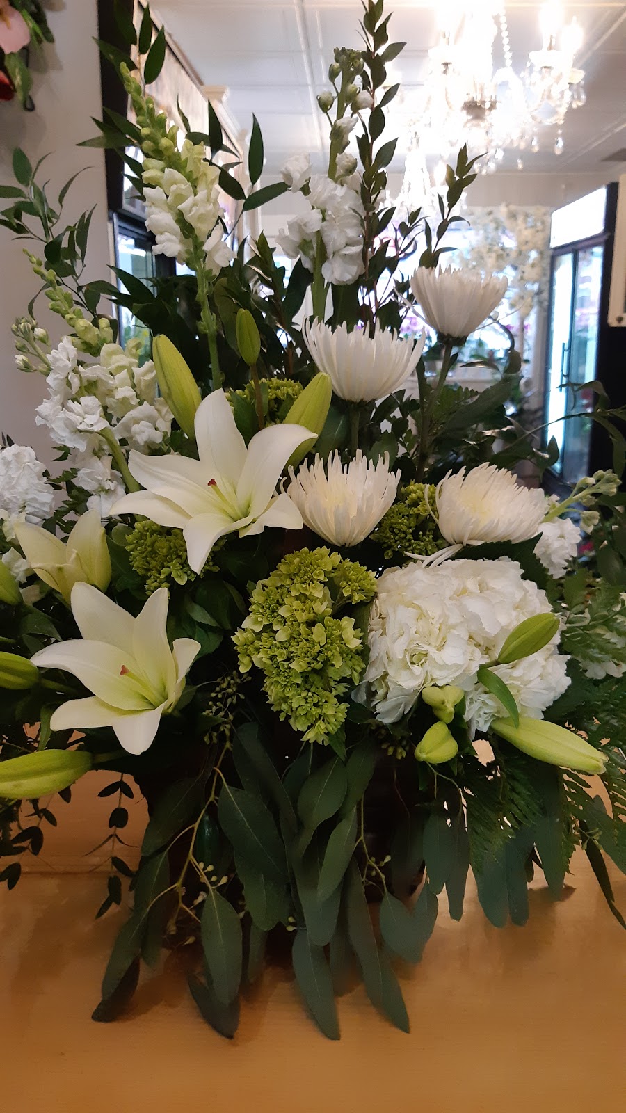 Kelly Greens Flower & Gift Shop | 20 Grand Ave S unit 101, Cambridge, ON N1S 2L4, Canada | Phone: (519) 621-5210