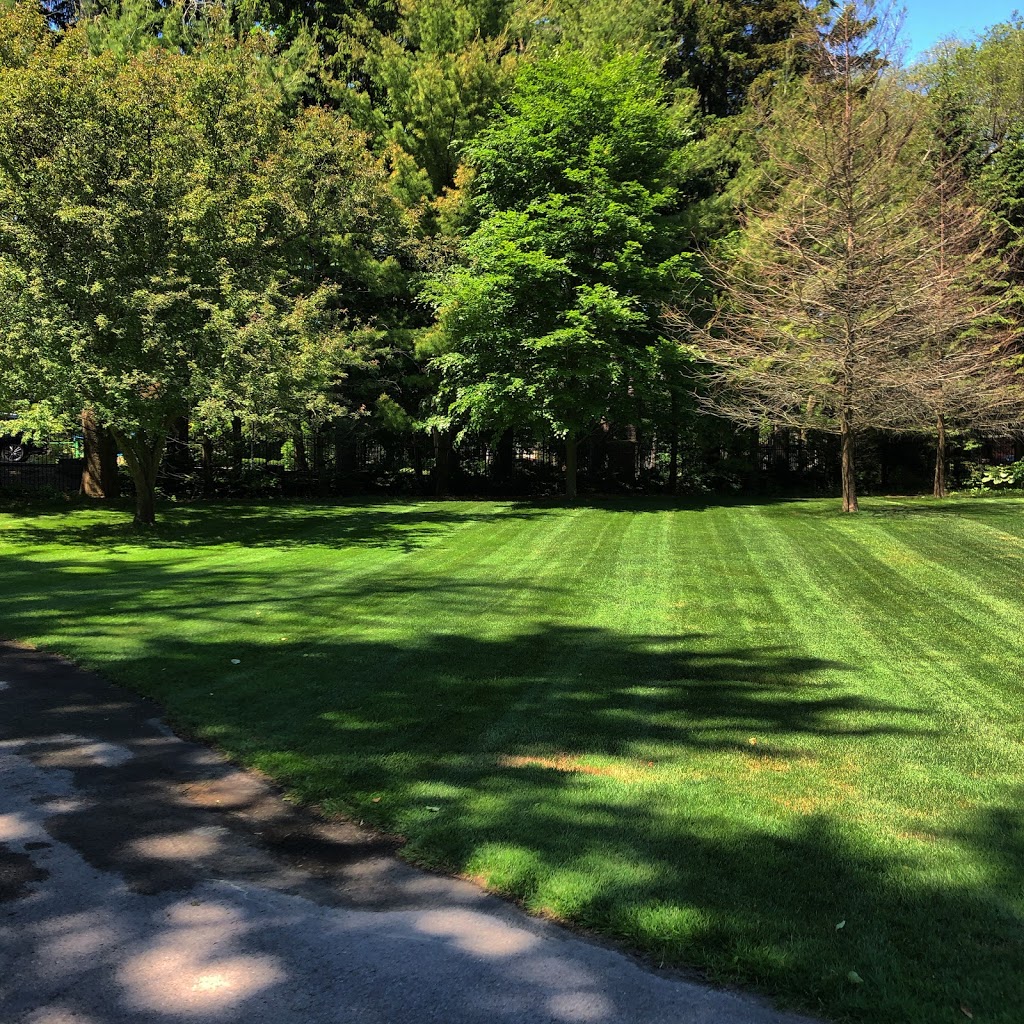Grassworks | 5610 Thorn Ln, Burlington, ON L7L 6T5, Canada | Phone: (416) 669-7873