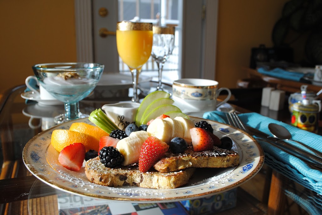Auberge Marquis de Montcalm | 797 Rue du Général-De Montcalm, Sherbrooke, QC J1H 1J2, Canada | Phone: (819) 823-7773