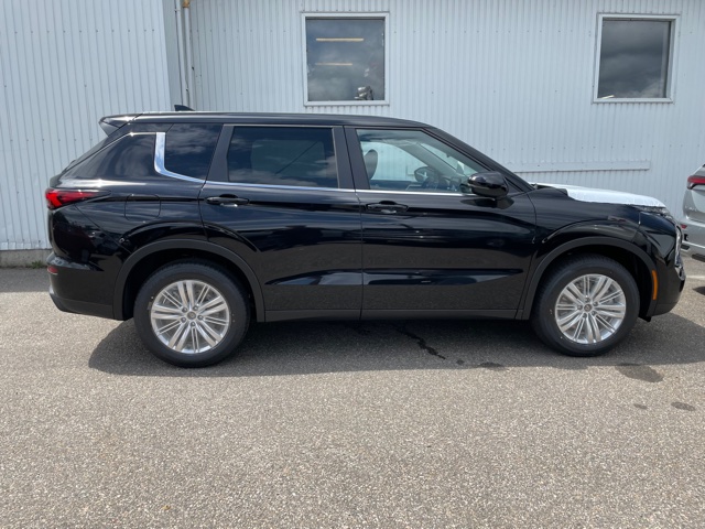 Giroux Mitsubishi | 76 Rue Préfontaine E, Sainte-Agathe-des-Monts, QC J8C 2K8, Canada | Phone: (819) 326-1615