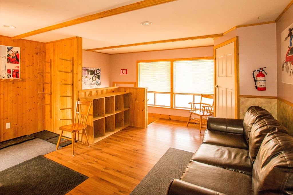 ChaletatBlue | 148 Campbell Crescent, The Blue Mountains, ON L9Y 0P9, Canada | Phone: (416) 704-7555