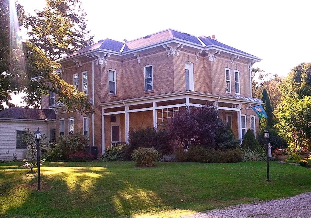 Victorian Pines Bed and Breakfast | 64 Main St, Glencoe, ON N0L 1M0, Canada | Phone: (519) 287-9909