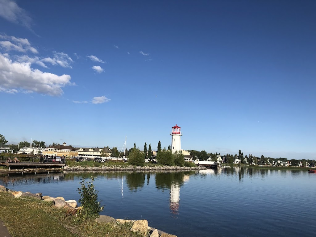 Edgewater Inn | 5217 Lakeshore Dr, Sylvan Lake, AB T4S 1E8, Canada | Phone: (403) 887-3535