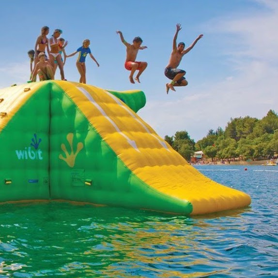 Aquazilla | 1 Circuit Gilles Villeneuve, Montréal, QC H3C 4G8, Canada | Phone: (514) 872-0199