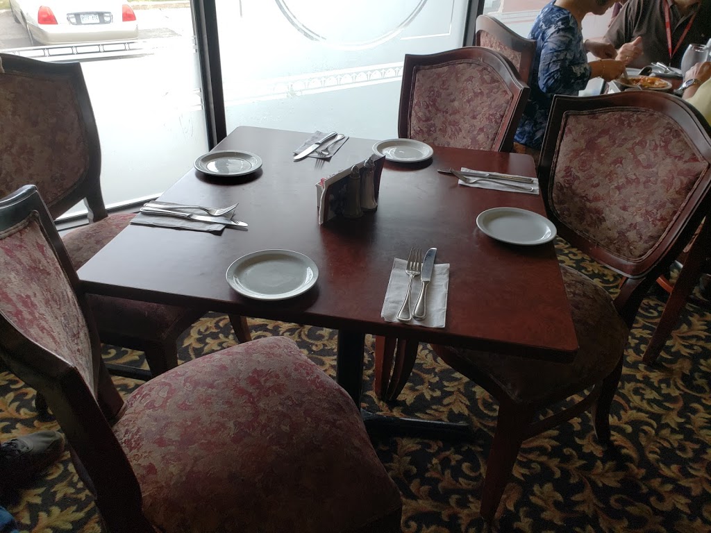 Roma Italian Restaurant | 6350 Tomken Rd, Mississauga, ON L5T 1Y3, Canada | Phone: (905) 670-3278