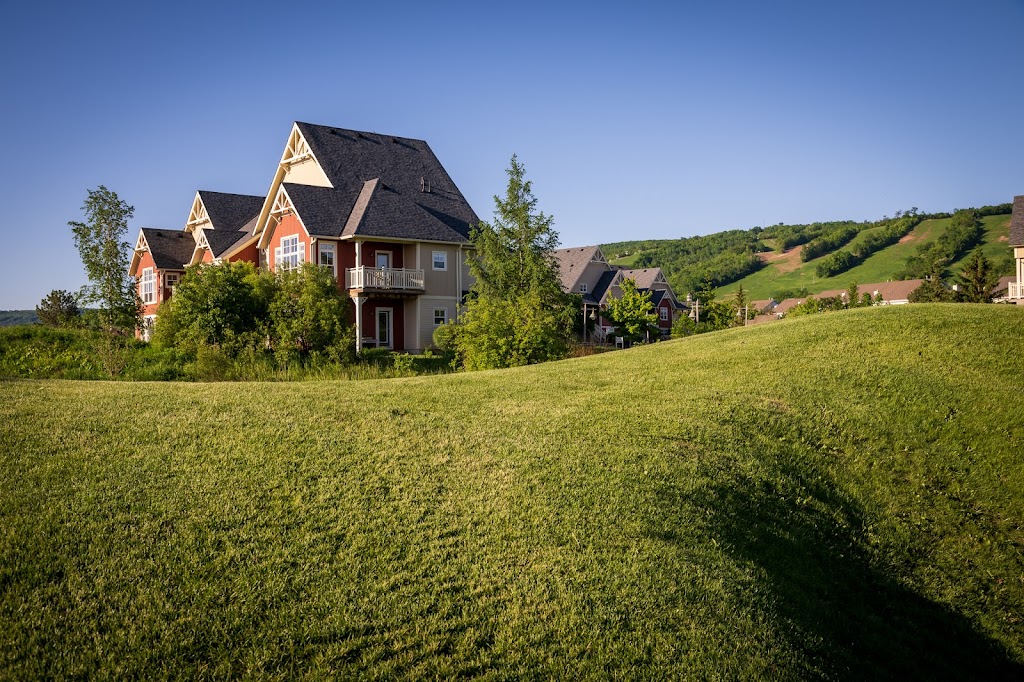 3 Peaks at Blue Mountains Rentals | 125 Fairway Ct Unit 127, The Blue Mountains, ON L9Y 0P8, Canada | Phone: (647) 795-0762