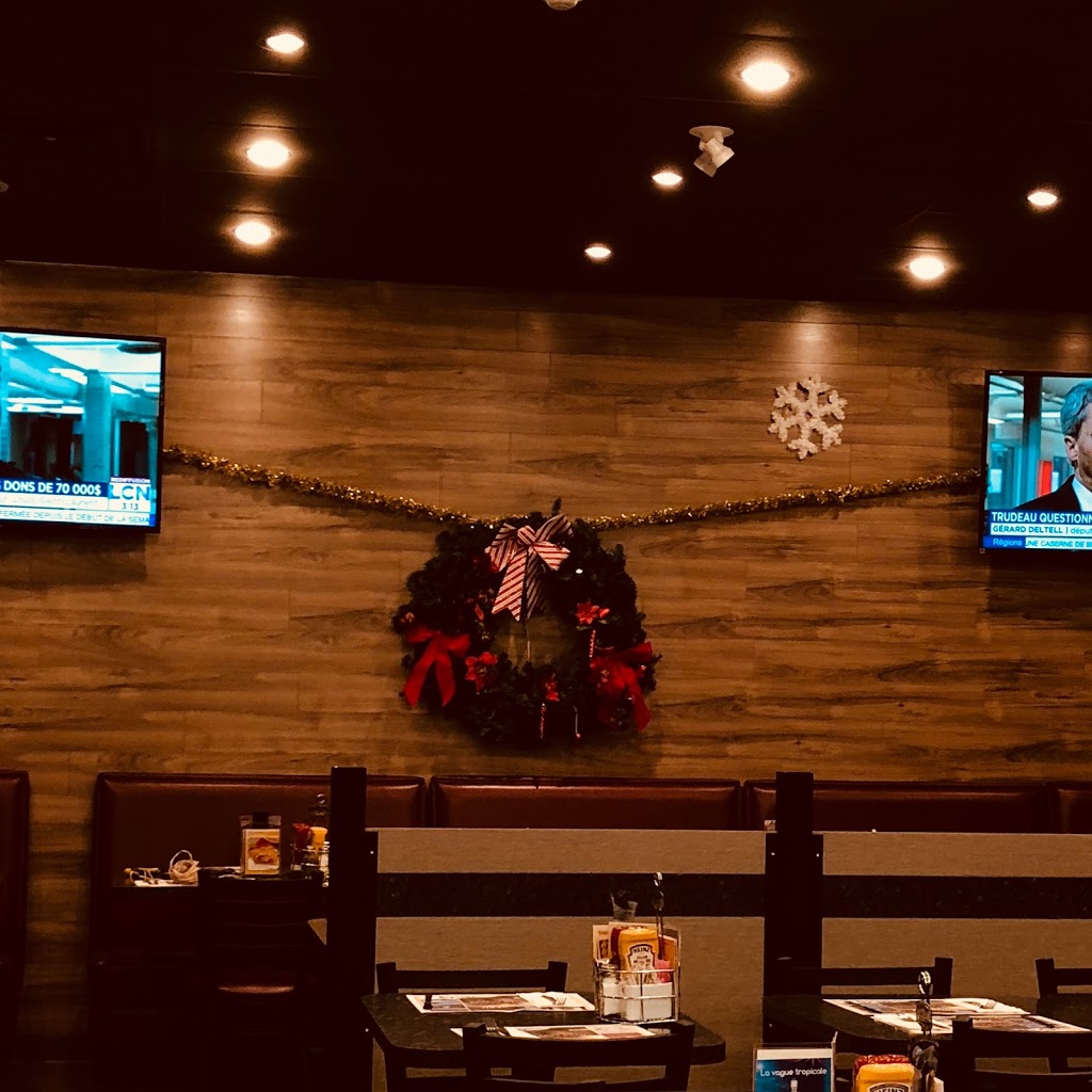 Patio Vidal | 22 Rue des Flandres, Gatineau, QC J8T 4R7, Canada | Phone: (819) 561-8877