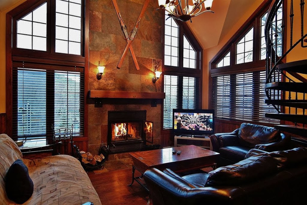 Les Chalets Alpins | 369 Chemin du Hibou, Stoneham-et-Tewkesbury, QC G3C 0V6, Canada | Phone: (418) 848-4888