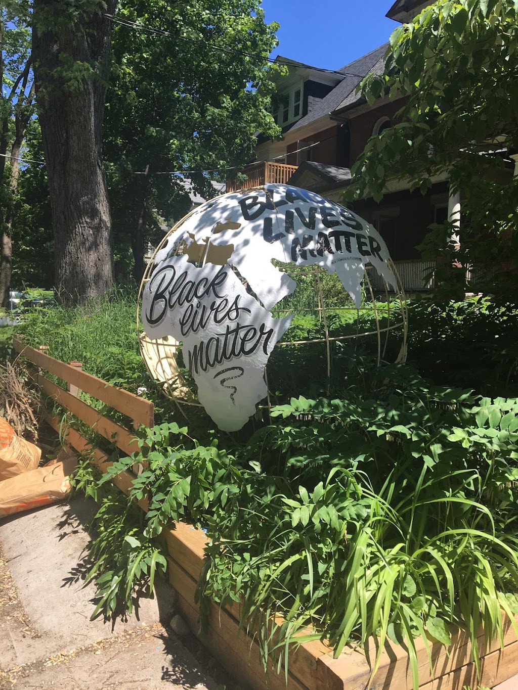 Beaty Avenue Parkette | 66 Beaty Ave, Toronto, ON M6K 3B4, Canada | Phone: (416) 392-2489